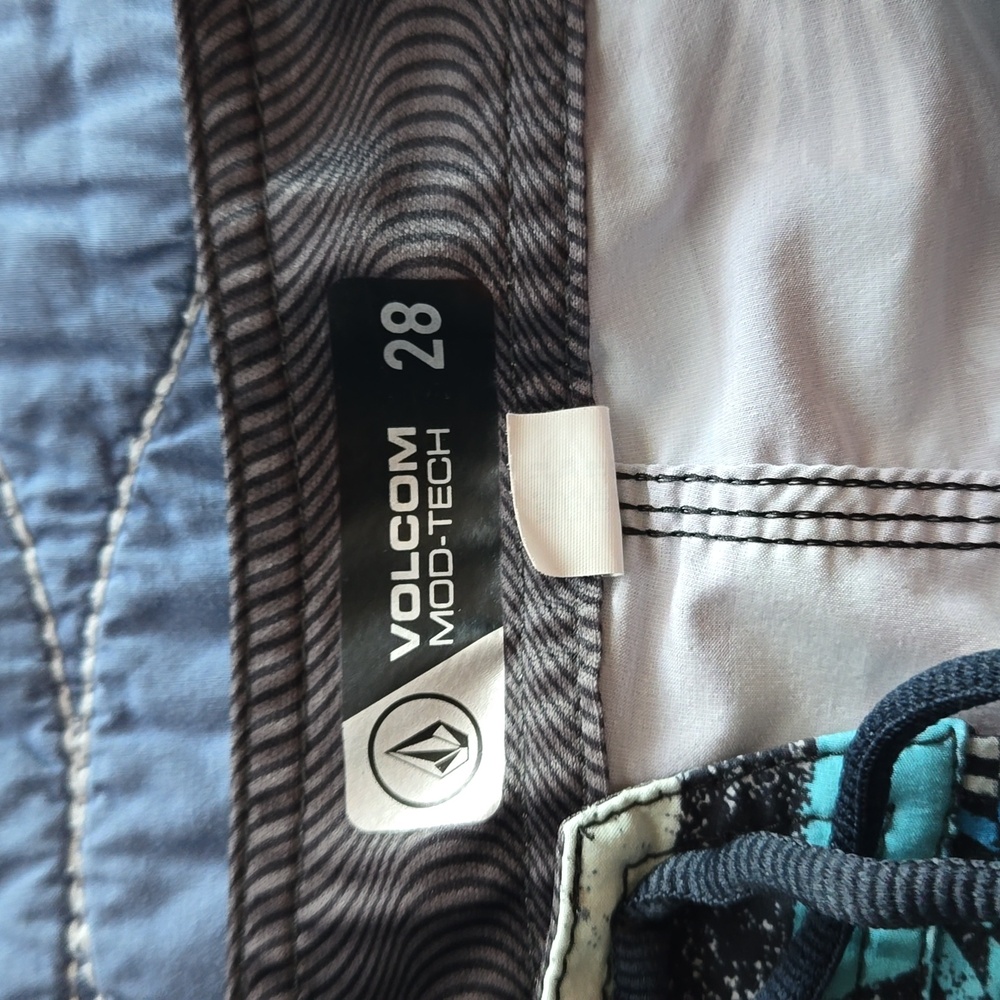 Volcom swim trunks - Picture 2 of 2